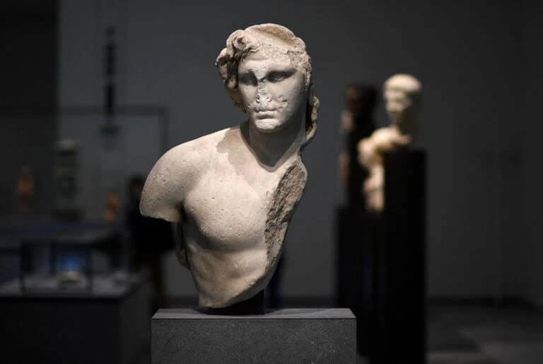 Ο Μέγας Αλέξανδρος τάφηκε ζωντανός – Τι υποστηρίζει Νεοζηλανδή ερευνήτρια